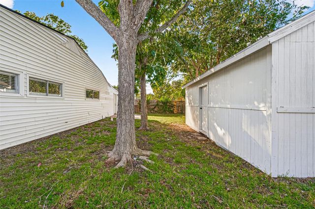 4729 Paradise Lane, Houston, TX 77048