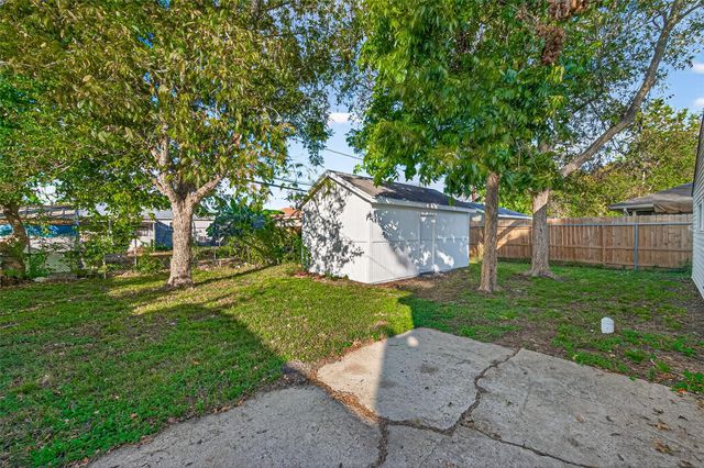 4729 Paradise Lane, Houston, TX 77048