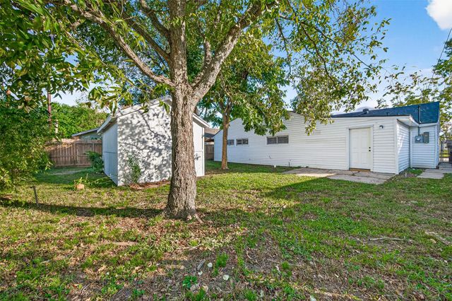 4729 Paradise Lane, Houston, TX 77048