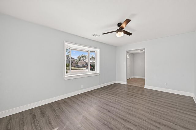 4729 Paradise Lane, Houston, TX 77048