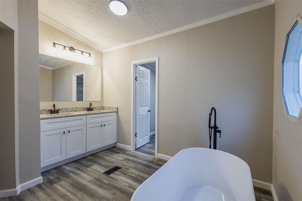 853 Queenswood Street, Montgomery, TX 77316