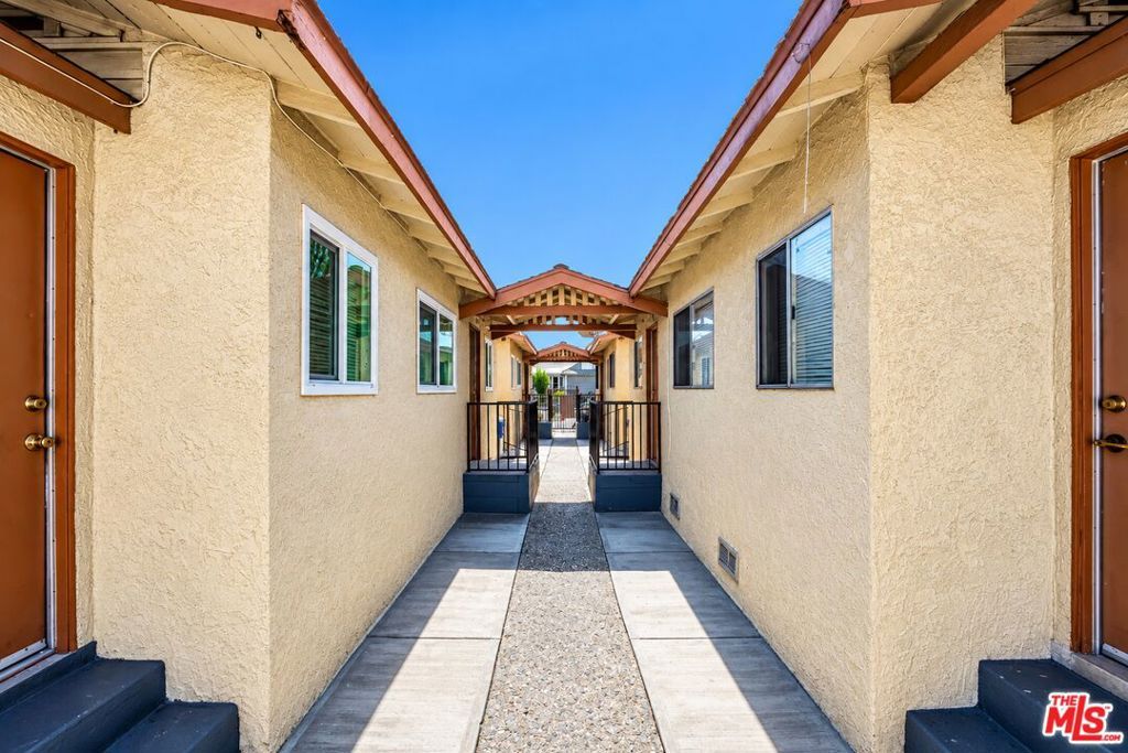 1145 E 33rd Street, Los Angeles, CA 90011 — photo 4