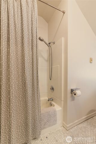 306 N G, Tacoma, WA 98403