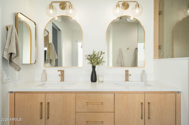 4102 E SIESTA Lane, Phoenix, AZ 85050