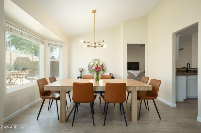 4102 E SIESTA Lane, Phoenix, AZ 85050