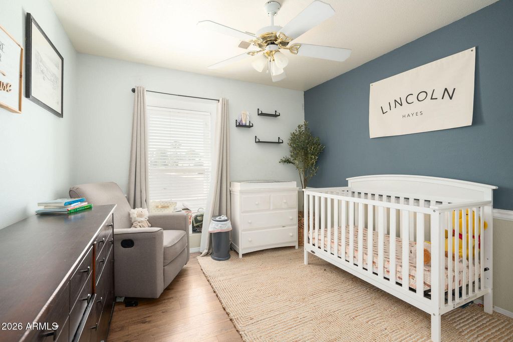 Image 19 of property listing at 4102 E SIESTA Lane, Phoenix, AZ 85050