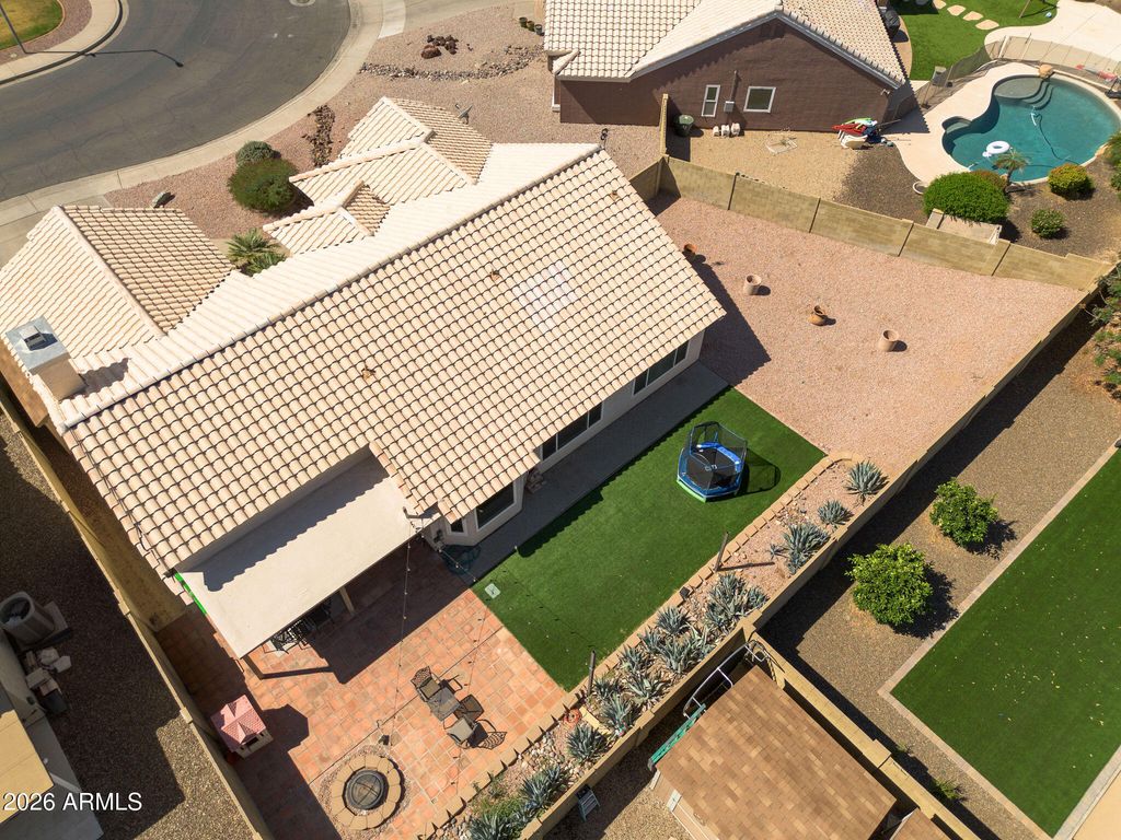 Image 23 of property listing at 4102 E SIESTA Lane, Phoenix, AZ 85050