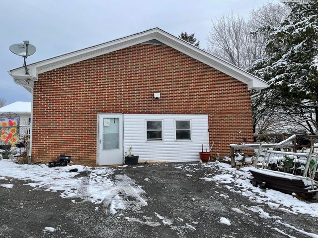 2047 Botetourt RD, Fincastle, VA 24090