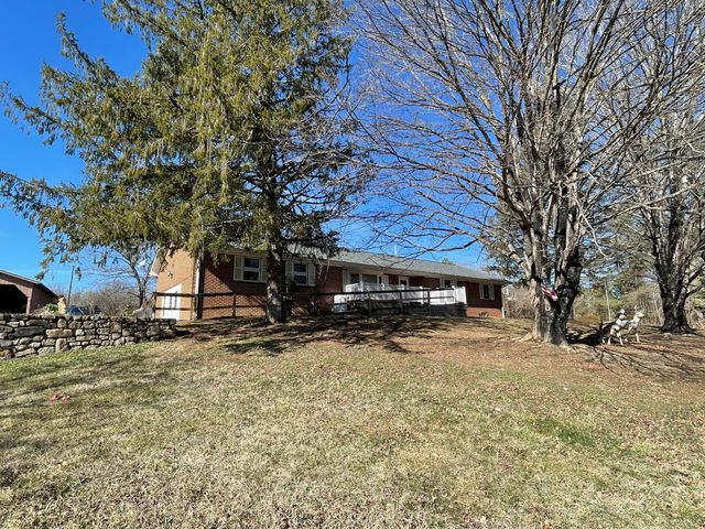 2047 Botetourt RD, Fincastle, VA 24090