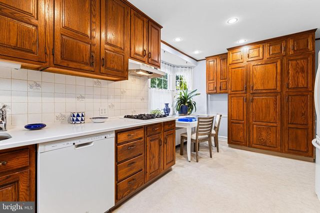 6806 N 10TH ST, Philadelphia, PA 19126