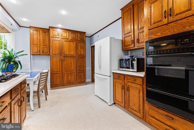 6806 N 10TH ST, Philadelphia, PA 19126
