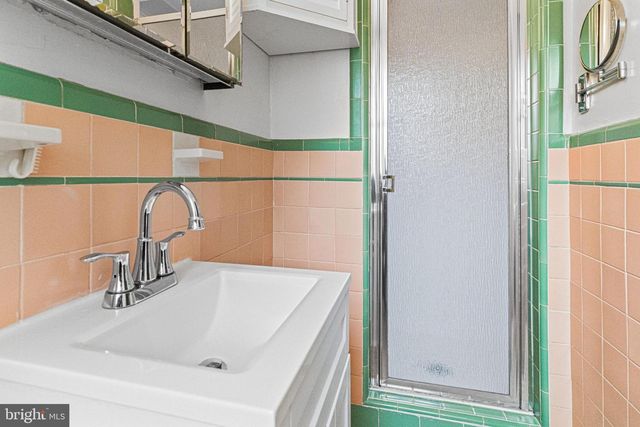 6806 N 10TH ST, Philadelphia, PA 19126