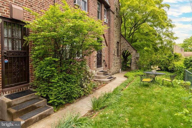 6806 N 10TH ST, Philadelphia, PA 19126