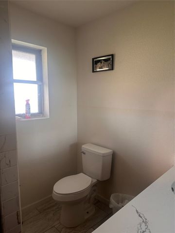 1419 S Rockwall Avenue, Terrell, TX 75160