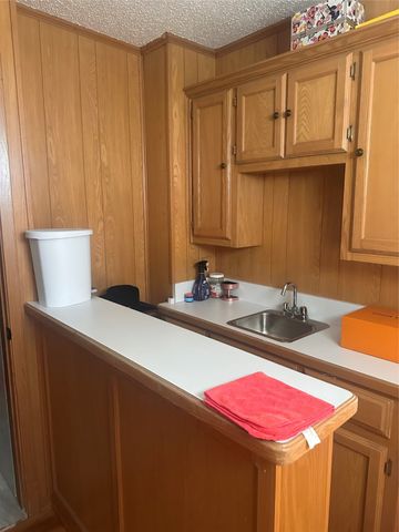 1419 S Rockwall Avenue, Terrell, TX 75160