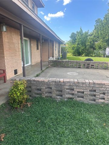 1419 S Rockwall Avenue, Terrell, TX 75160