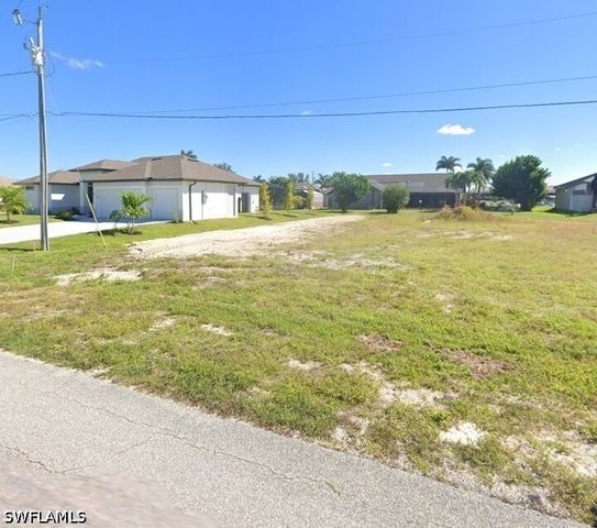 813 NW 38th PL, Cape Coral, FL 33993