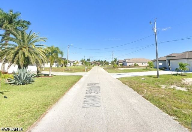 813 NW 38th PL, Cape Coral, FL 33993