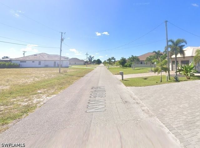 813 NW 38th PL, Cape Coral, FL 33993