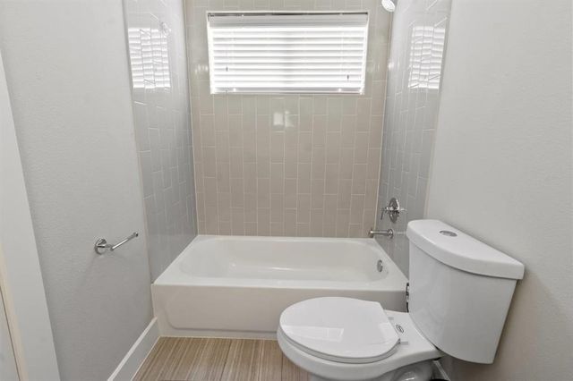 5816 Gardendale Drive B, Houston, TX 77092