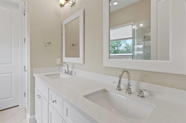 5816 Gardendale Drive B, Houston, TX 77092