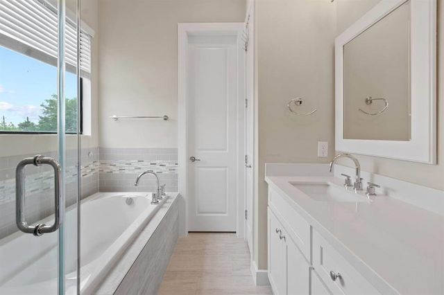 5816 Gardendale Drive B, Houston, TX 77092