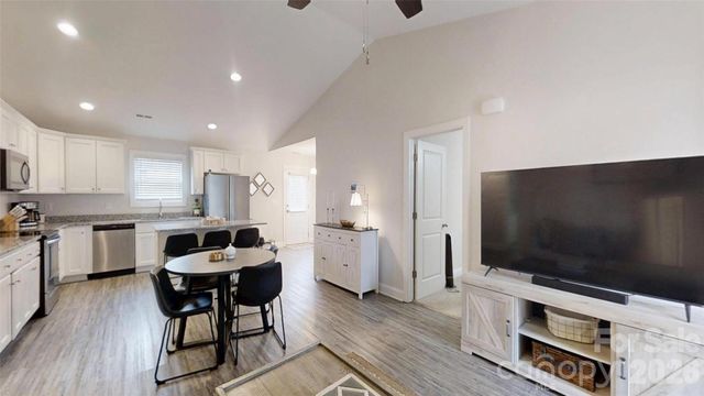 620 13th Street SW, Hickory, NC 28602