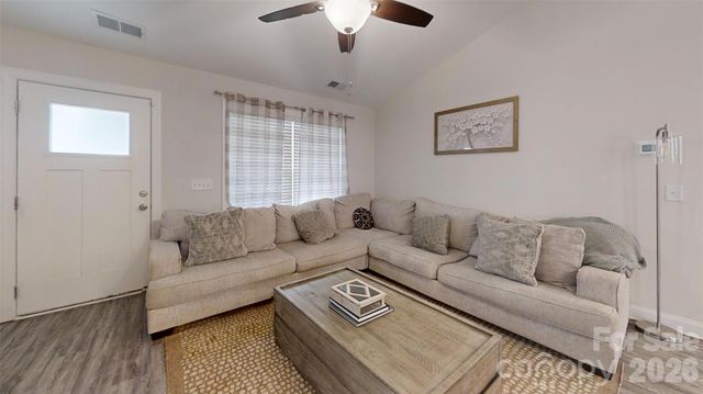 620 13th Street SW, Hickory, NC 28602