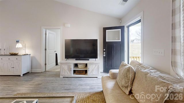 620 13th Street SW, Hickory, NC 28602