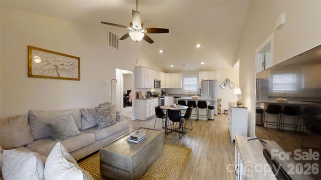 620 13th Street SW, Hickory, NC 28602