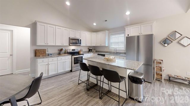 620 13th Street SW, Hickory, NC 28602