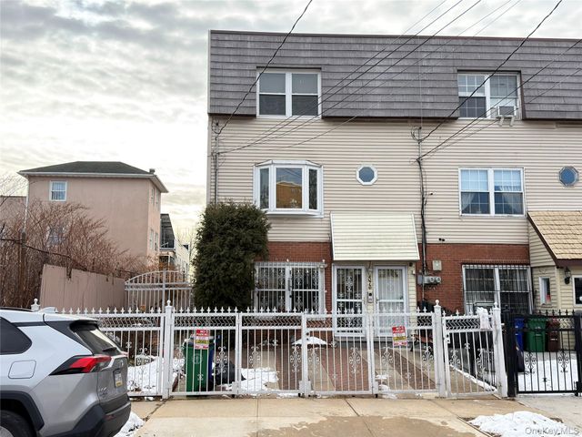 2076 Caesar Place, Bronx, NY 10473