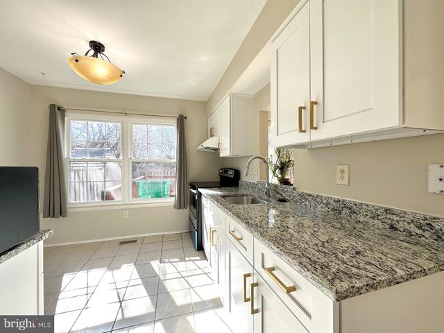 402 CAROUSEL CT, Gaithersburg, MD 20877