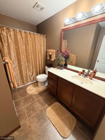 15392 Farnham Avenue N, Hugo, MN 55038