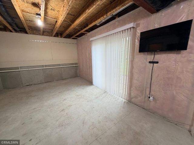 15392 Farnham Avenue N, Hugo, MN 55038