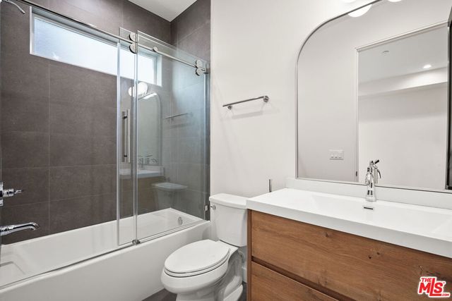 1733 S Barrington Avenue 1, Los Angeles, CA 90025