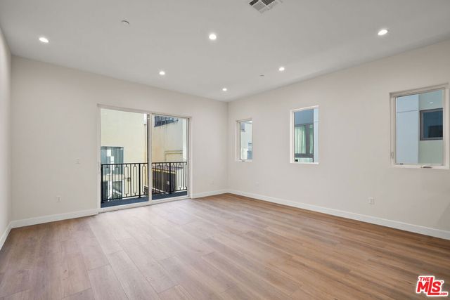 1733 S Barrington Avenue 1, Los Angeles, CA 90025