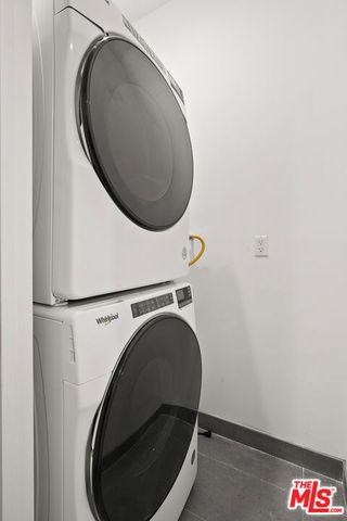 1733 S Barrington Avenue 1, Los Angeles, CA 90025