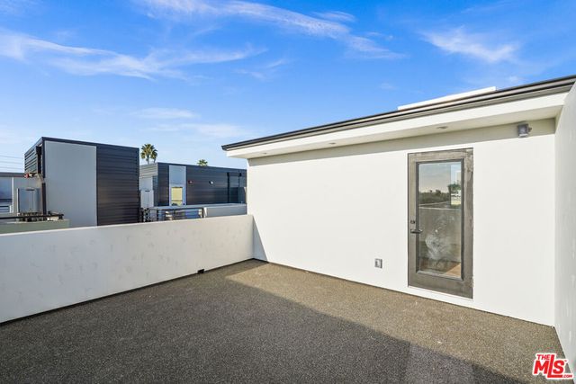 1733 S Barrington Avenue 1, Los Angeles, CA 90025