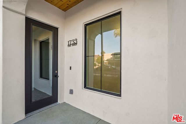 1733 S Barrington Avenue 1, Los Angeles, CA 90025