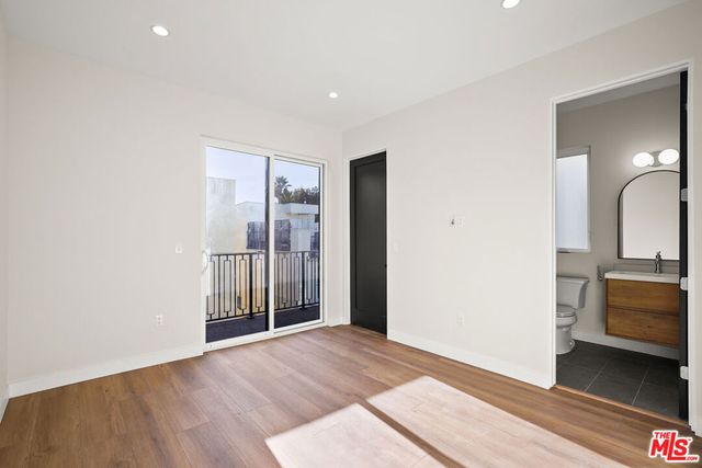 1733 S Barrington Avenue 1, Los Angeles, CA 90025