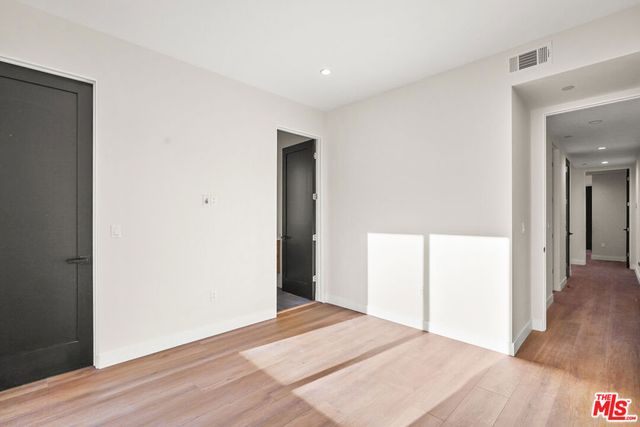 1733 S Barrington Avenue 1, Los Angeles, CA 90025