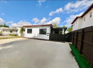 3297 SW 26th St, Miami, FL 33133