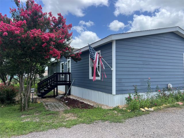 330 Grandview DR, San Marcos, TX 78666