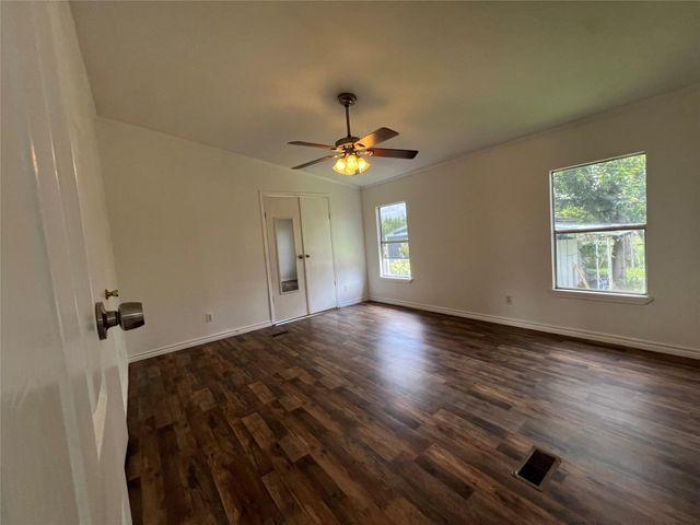 330 Grandview DR, San Marcos, TX 78666