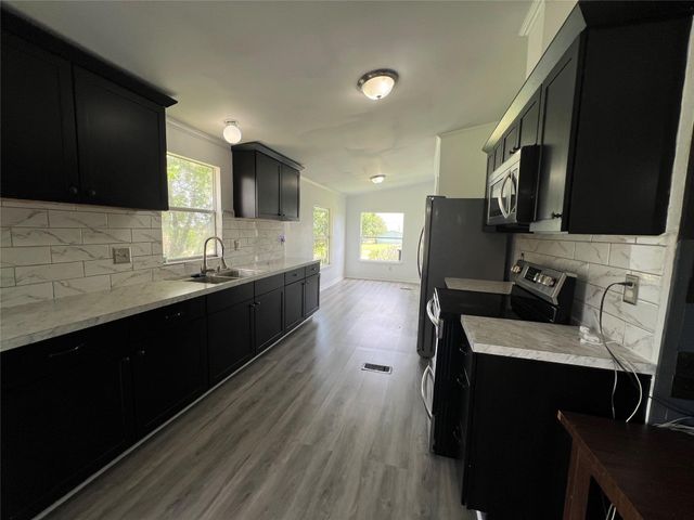 330 Grandview DR, San Marcos, TX 78666