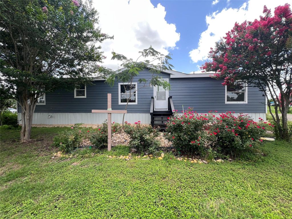 330 Grandview DR, San Marcos, TX 78666