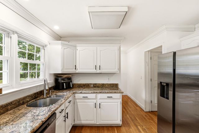 1641 Cedar Stream Court, Toms River, NJ 08755