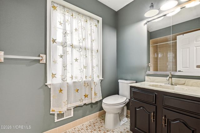 1641 Cedar Stream Court, Toms River, NJ 08755
