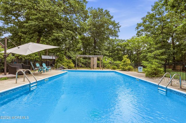 1641 Cedar Stream Court, Toms River, NJ 08755